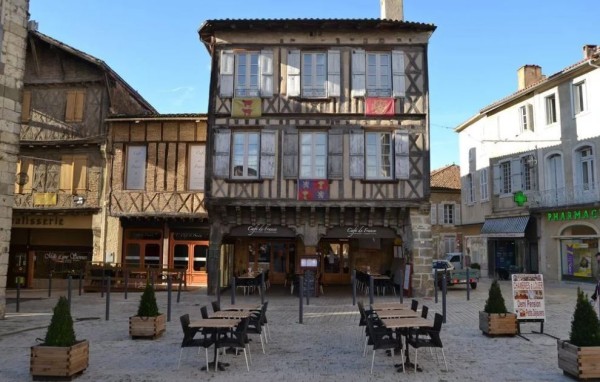 CAFÉ DE FRANCE - CHAMBRES D'HÔTES