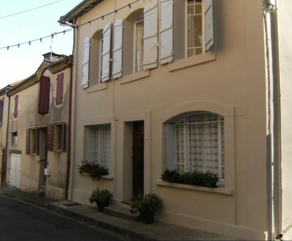 RUE CARBONAS